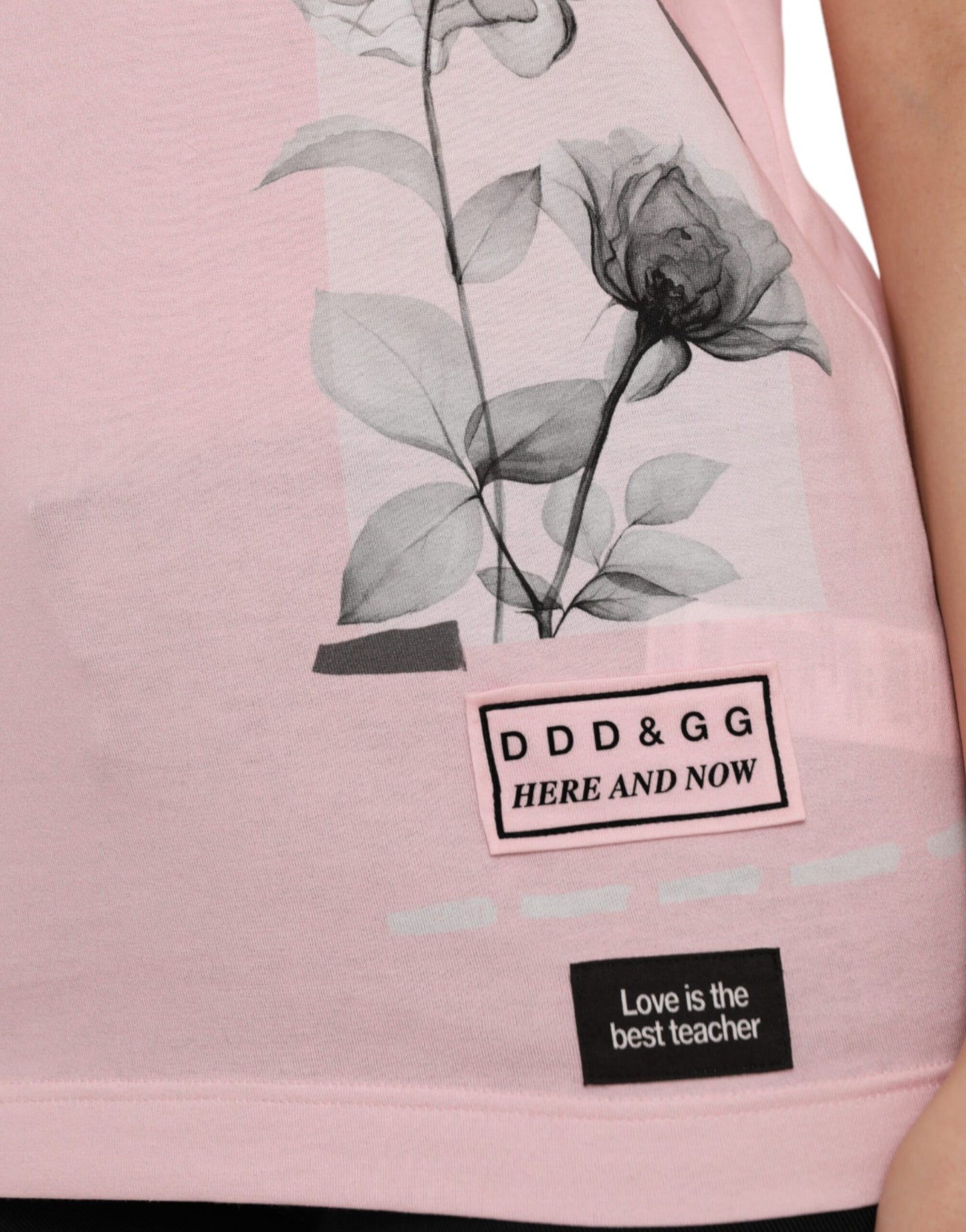 Rosa T-Shirt aus Baumwolle mit kurzen Ärmeln und Blumenmuster