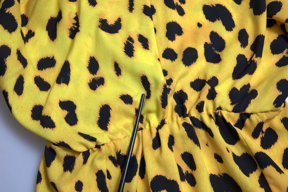 Blusa de manga larga con estampado de leopardo amarillo