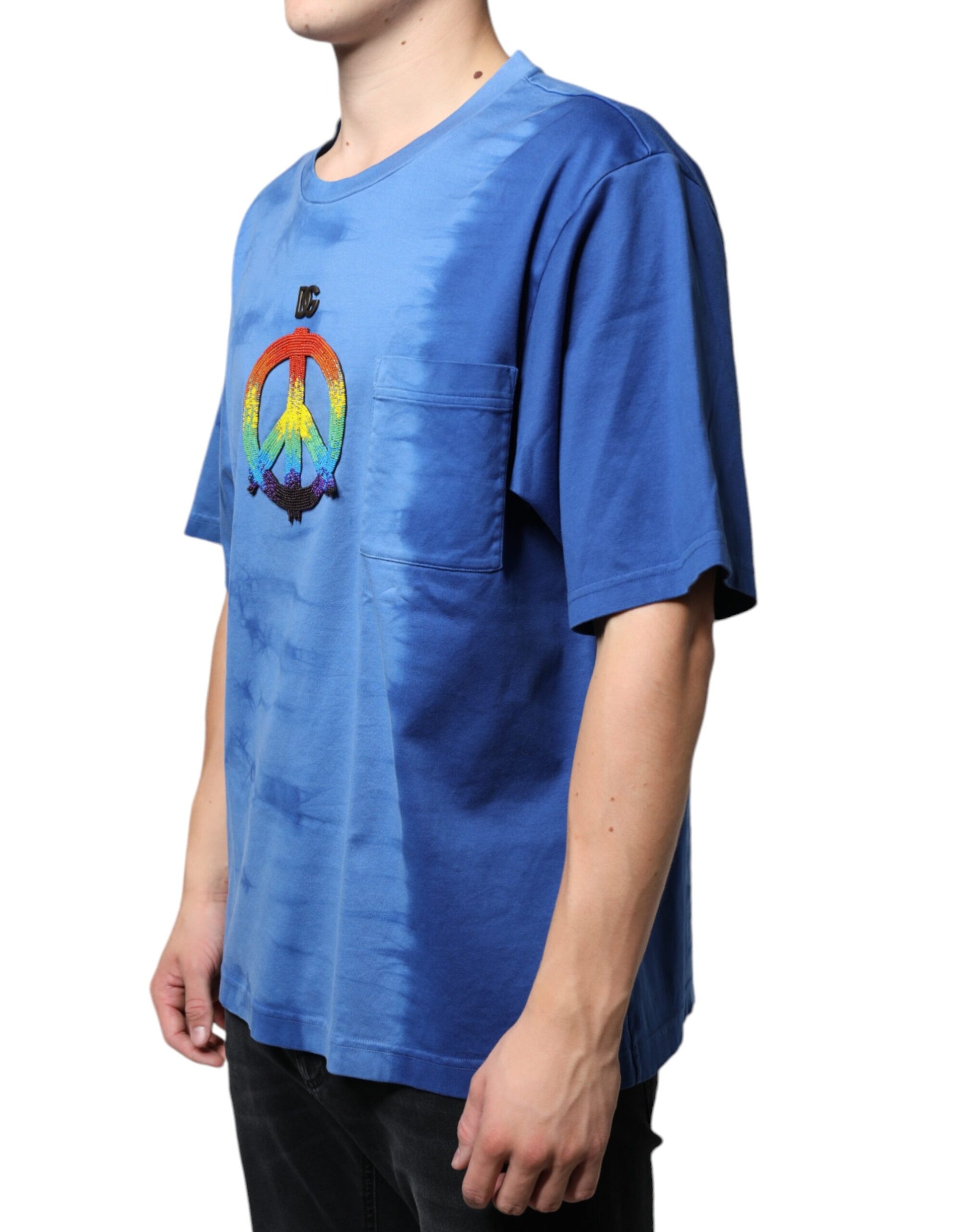 Camiseta de algodón con el símbolo de la paz y efecto tie-dye azul