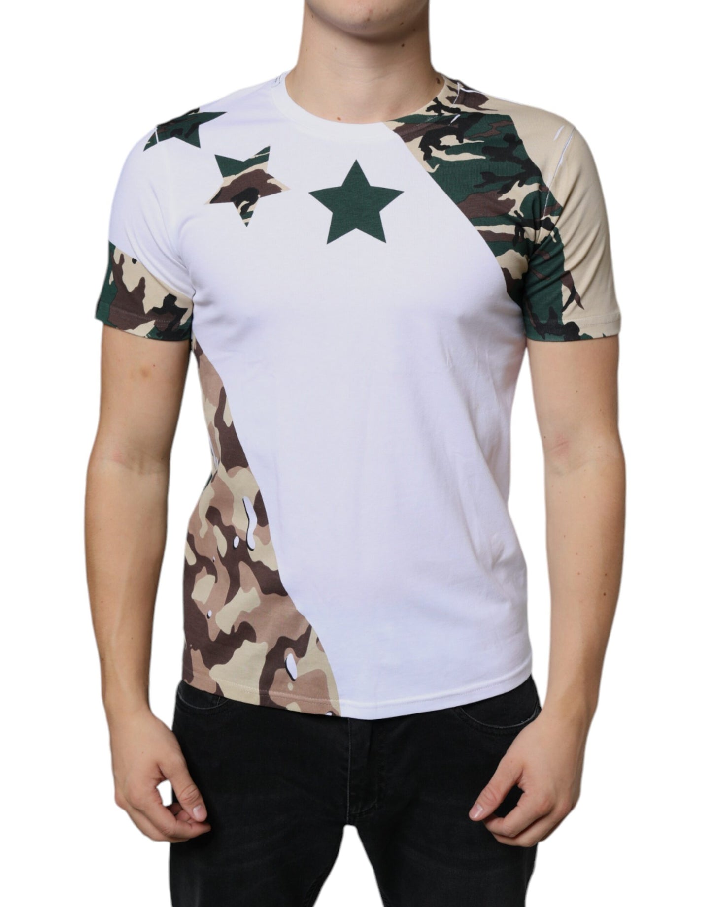 Camiseta de cuello redondo con estrellas y camuflaje blanco