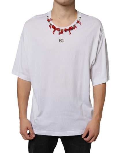 Camiseta de algodón blanca adornada con collar