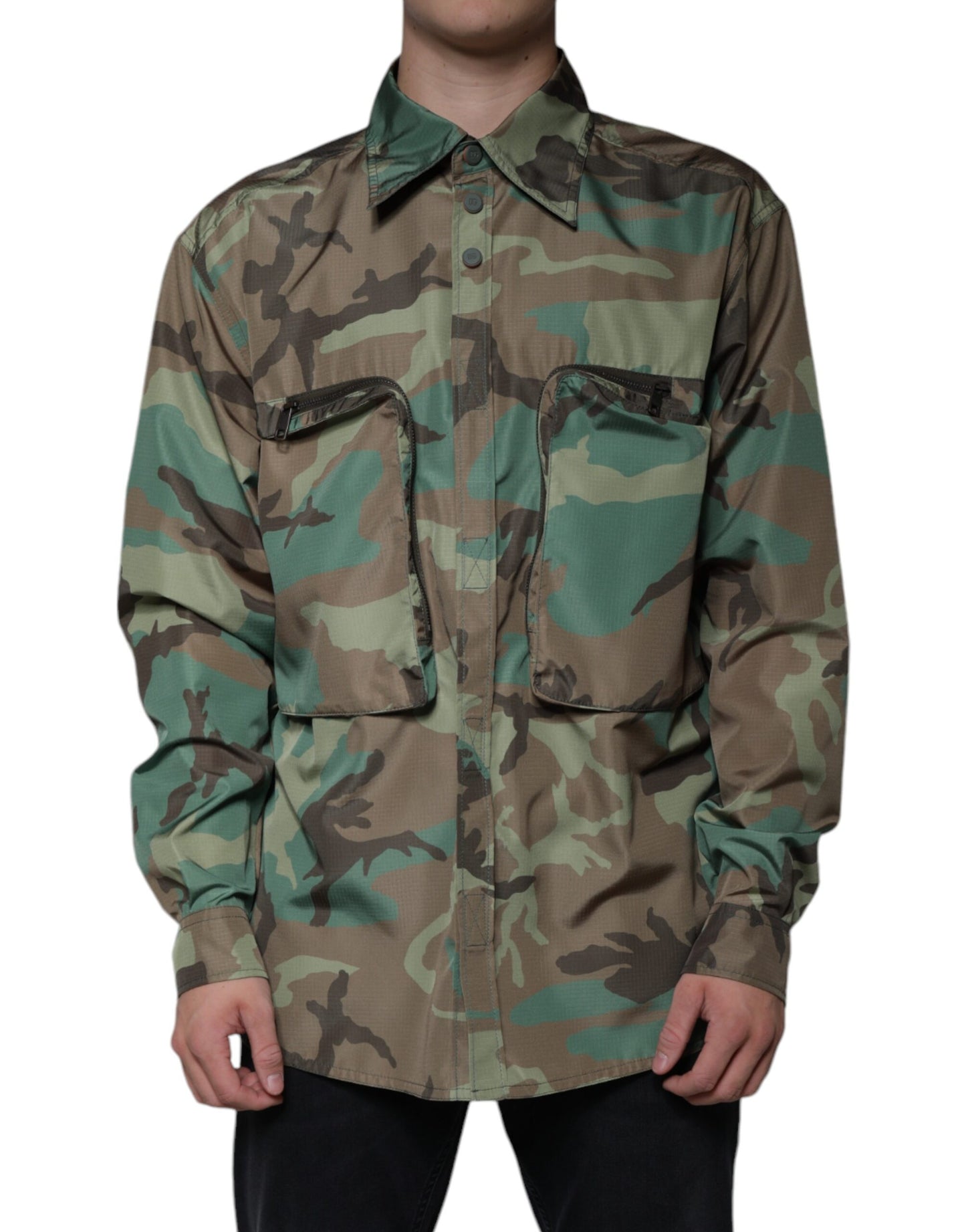 Mehrfarbiges Button-Down-Hemd mit Camouflage-Muster