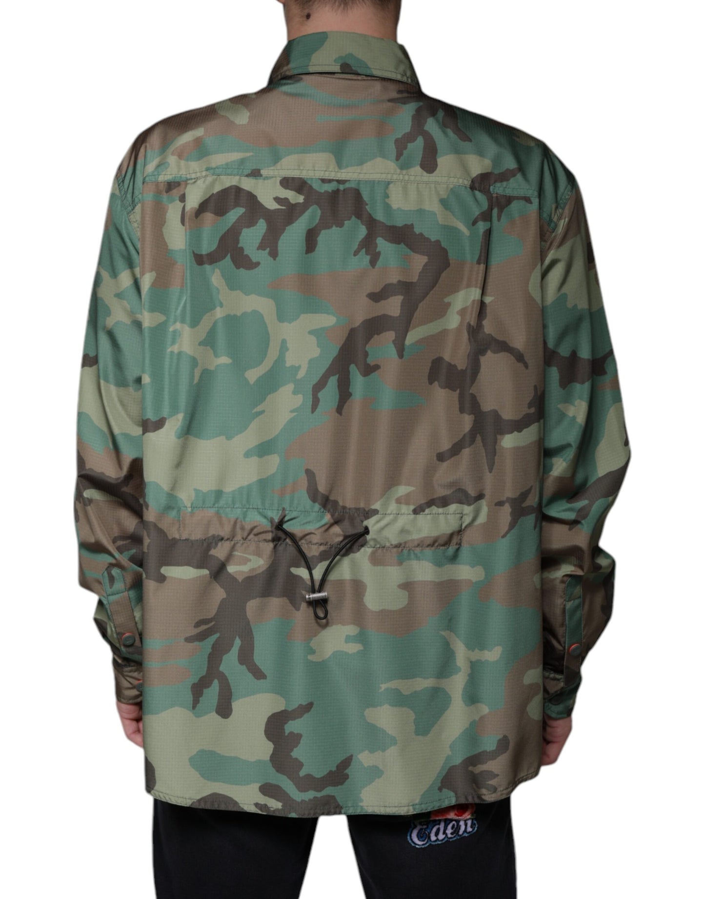 Mehrfarbiges Button-Down-Hemd mit Camouflage-Muster