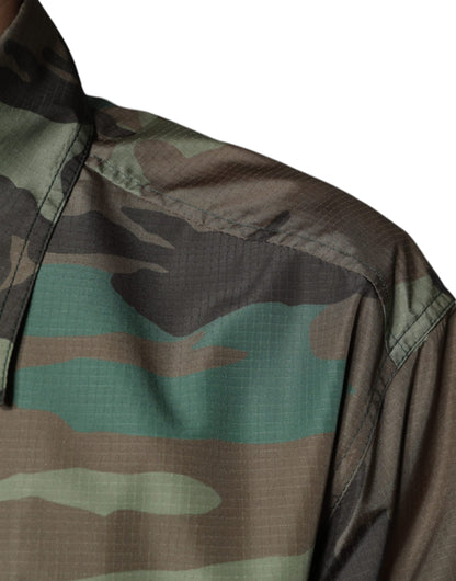 Mehrfarbiges Button-Down-Hemd mit Camouflage-Muster