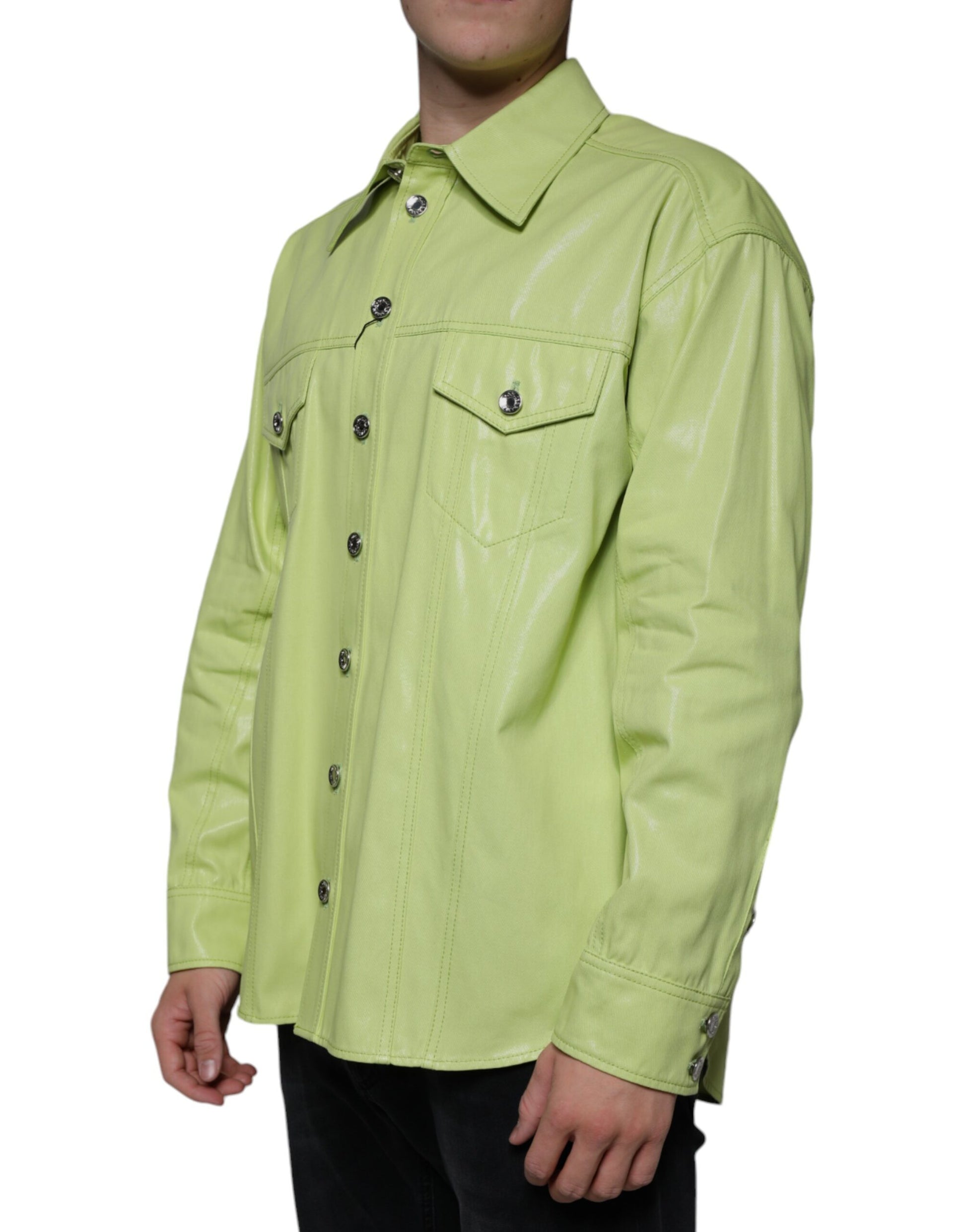 Camisa de algodón verde con cuello y botones para hombre