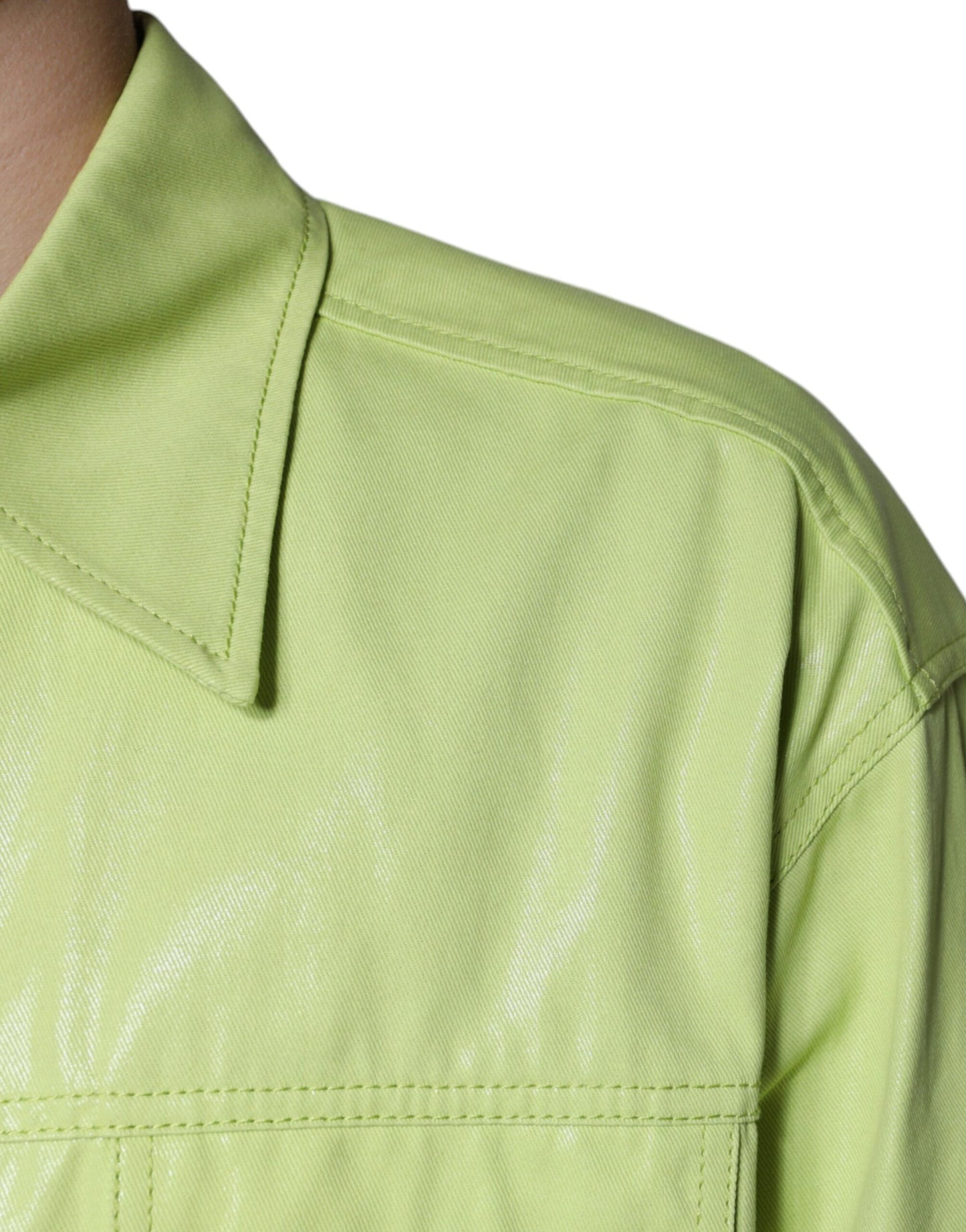 Camisa de algodón verde con cuello y botones para hombre