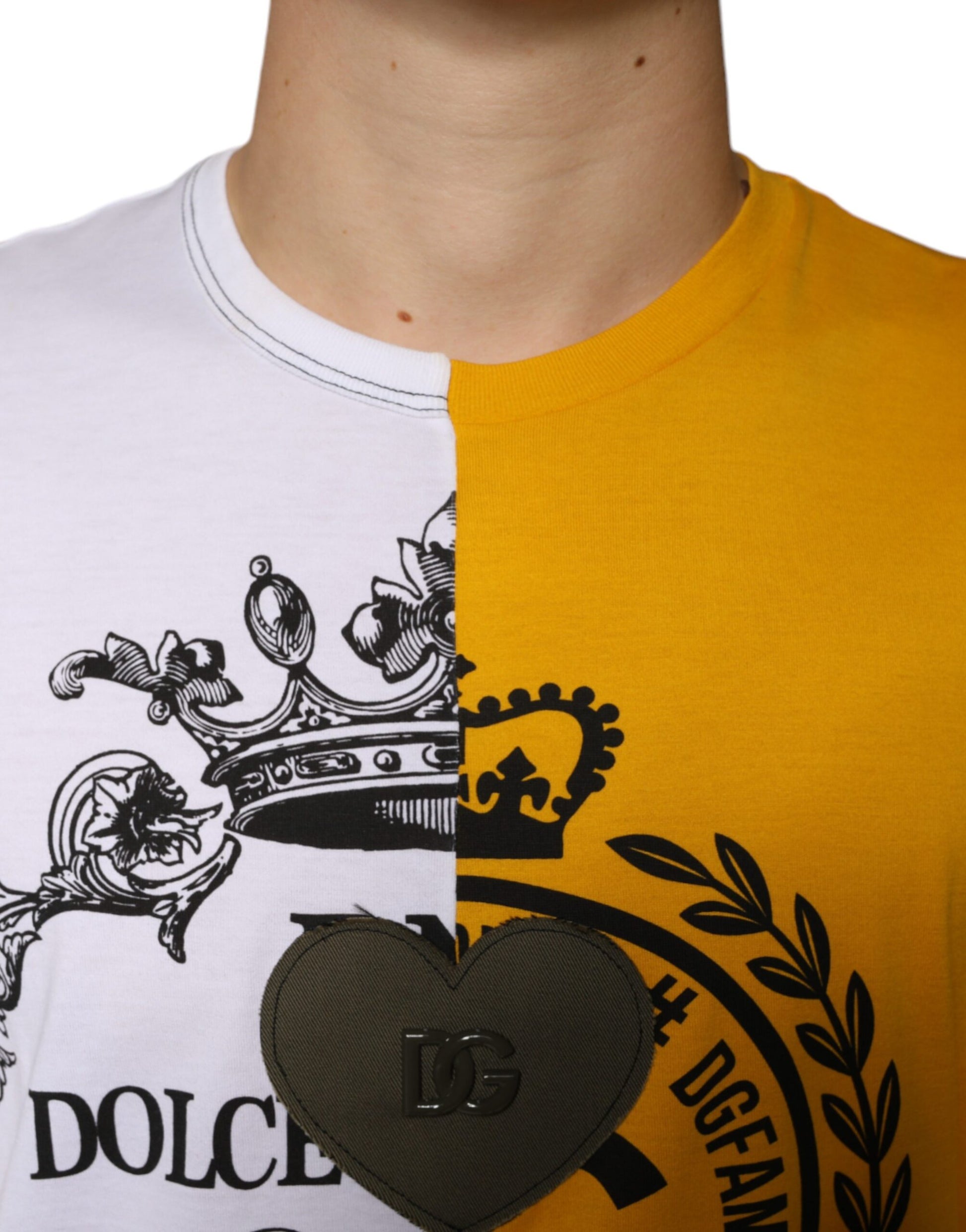 Weiß-gelbes Kurzarm-T-Shirt mit Logo-Print