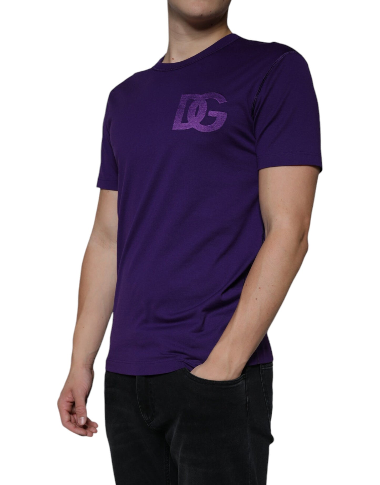 Camiseta de cuello redondo de algodón con logotipo DG en color morado