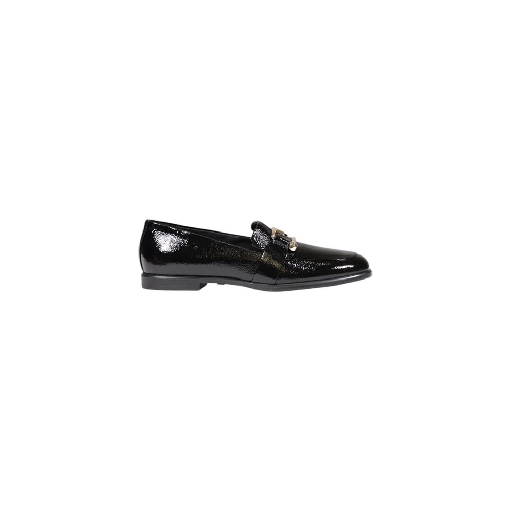 Black Leather Flat Shoe