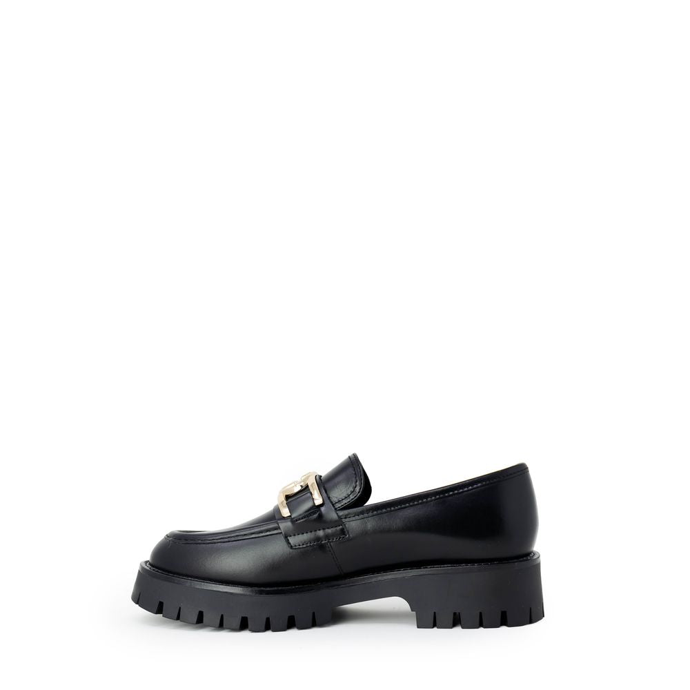 Black Leather Flat Shoe