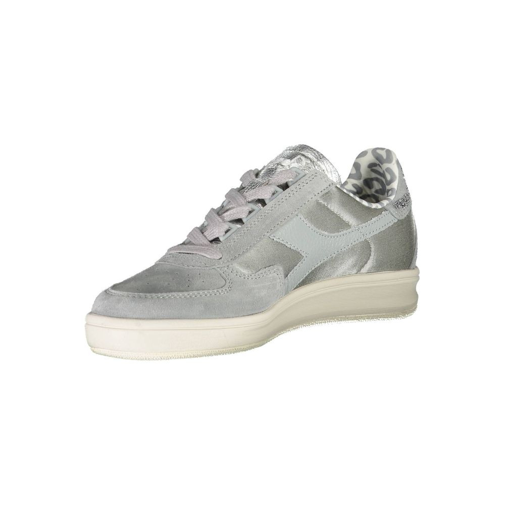 Zapatillas de piel gris para mujer