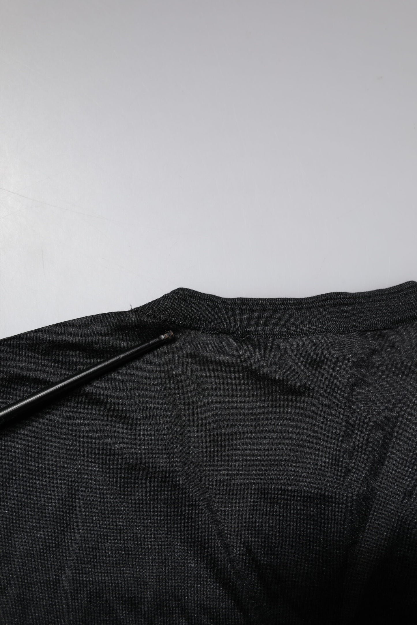 Dark Gray Silk V-neck Short Sleeves T-shirt