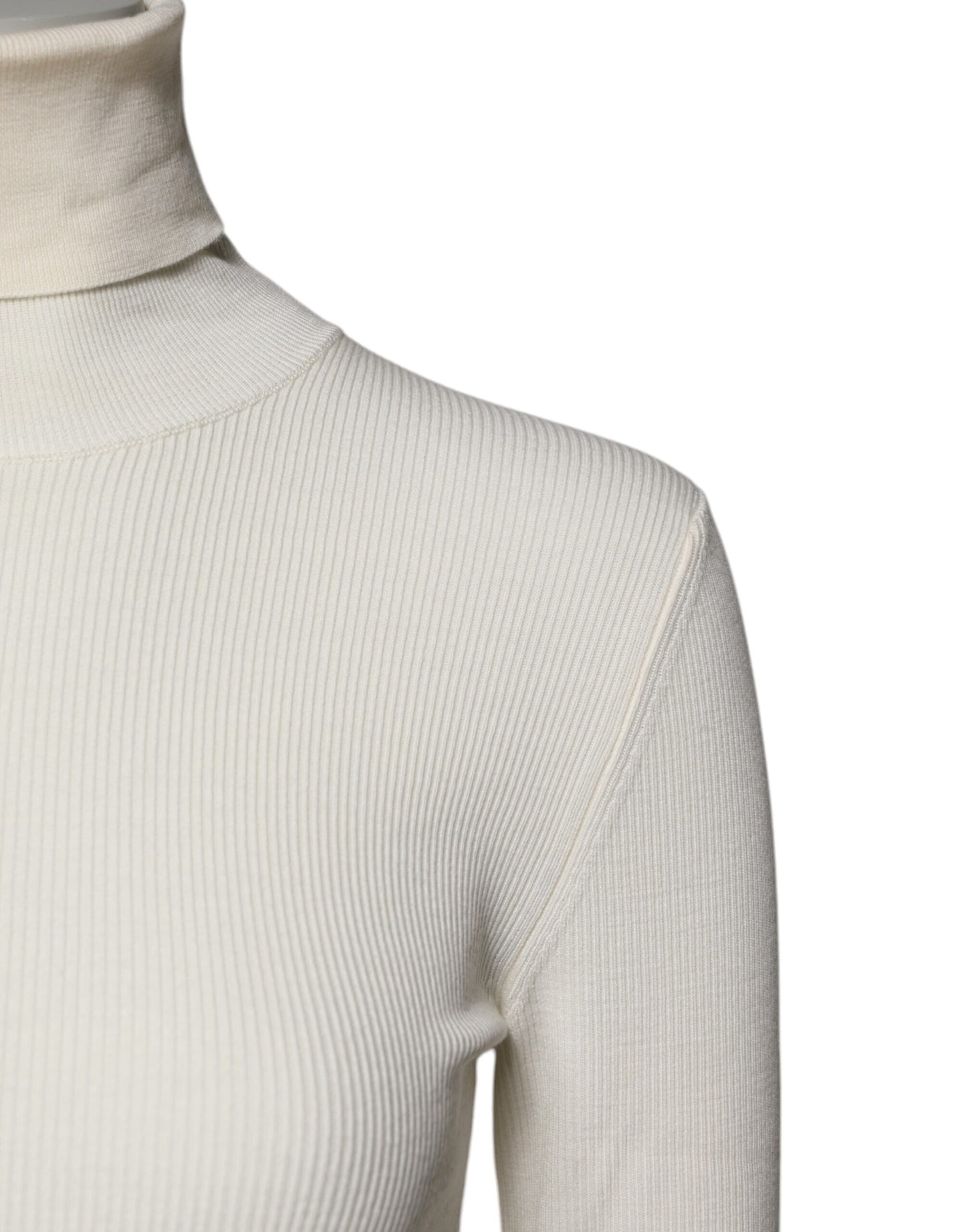 Cream Long Sleeves Turtleneck Slim Sweater