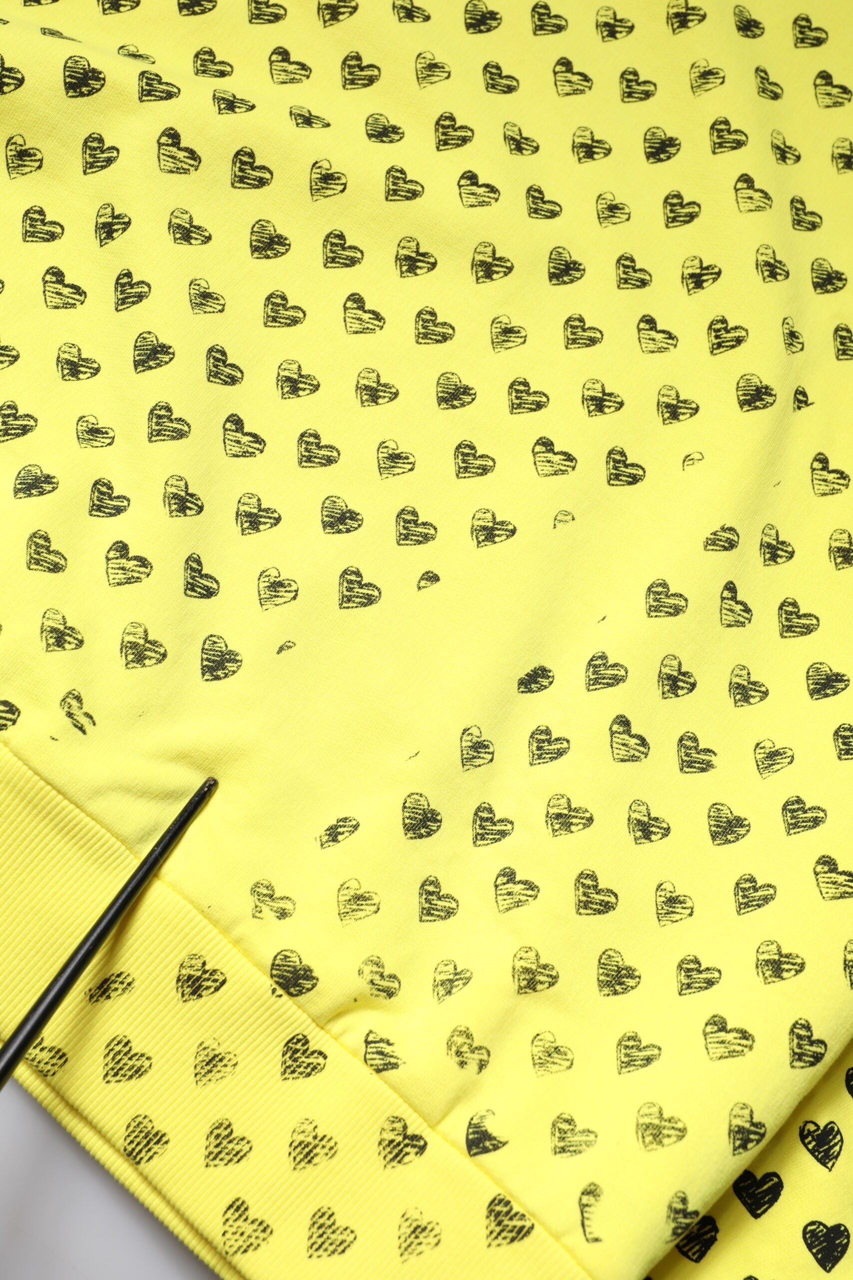 Yellow Heart Crew Neck Men Pullover Sweater