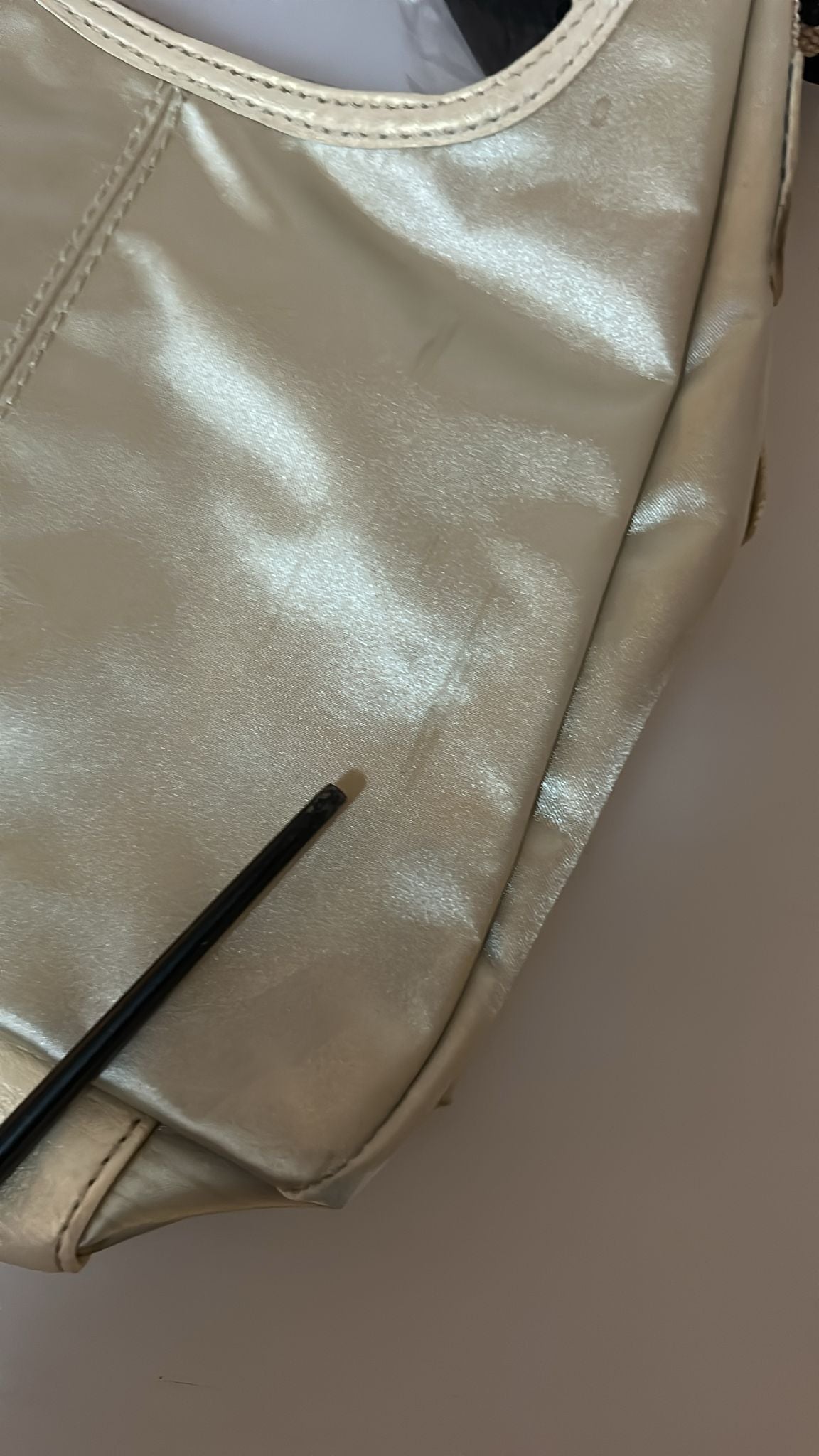 Elegante bolso de hombro de tela blanca: perfecto para cualquier ocasión