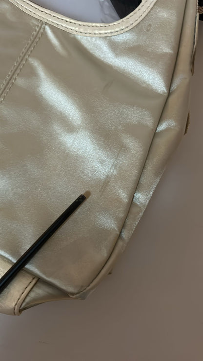 Elegante bolso de hombro de tela blanca: perfecto para cualquier ocasión